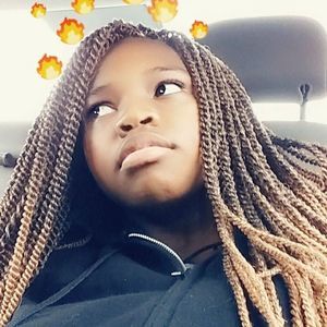 Meet your Posher, Dinaysia